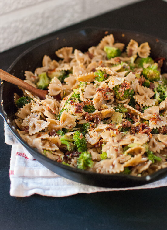 Spicy sun-dried tomato and broccoli pasta - cookieandkate.com