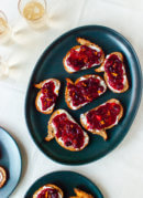 cranberry sauce goat cheese crostini recipe
